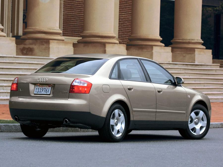  Audi A4 Sedan (B6,8E) 2000 года  (NA) (фото 11 из 14)